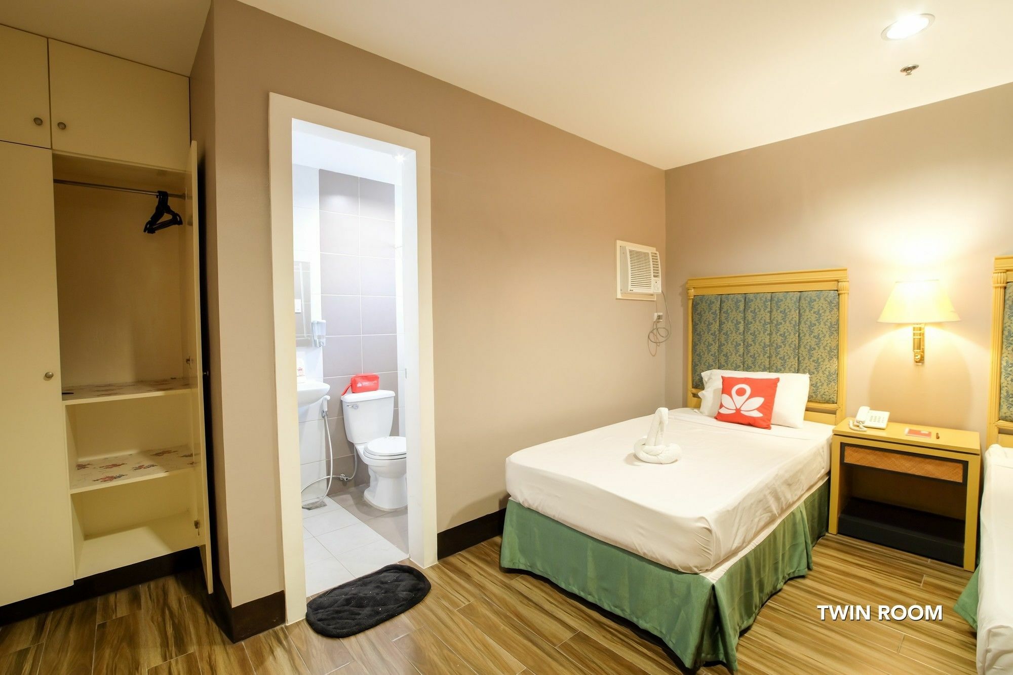 Zen Rooms Del Pilar Malate Manila Exterior photo